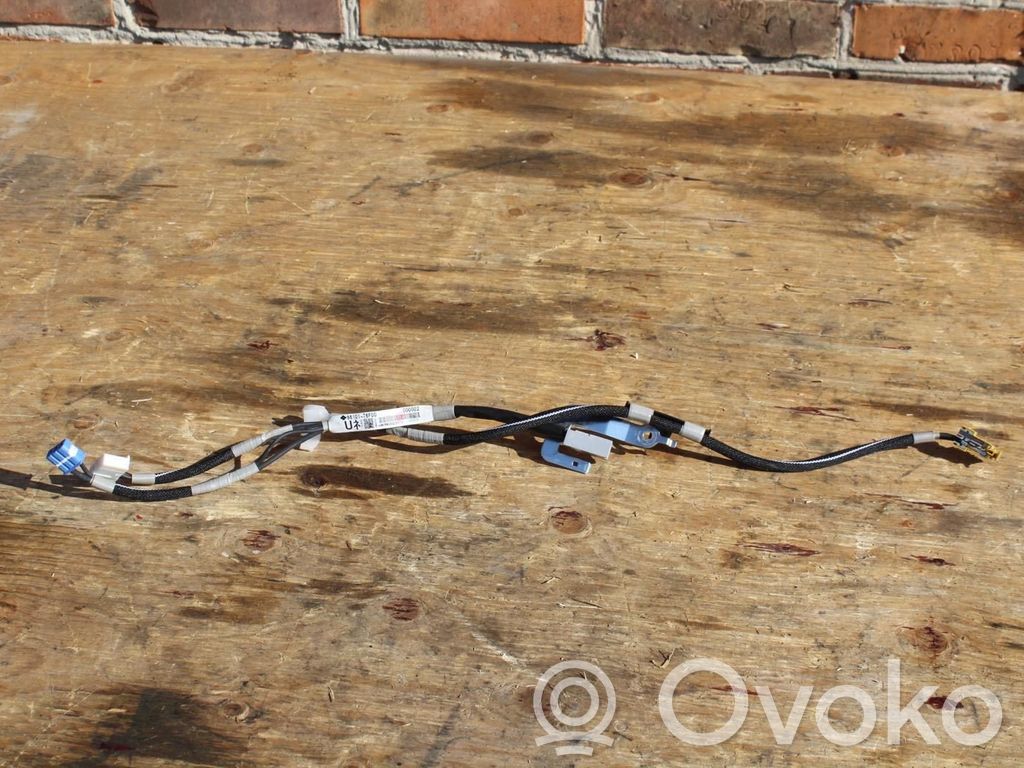 GPS-pystyantenni   4K6W0SG2501,8610176F00,000002
