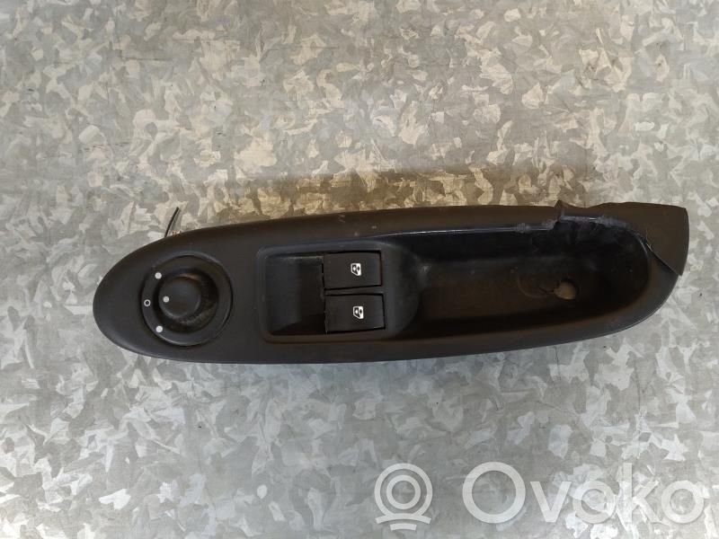 Renault Clio II Electric window control switch 