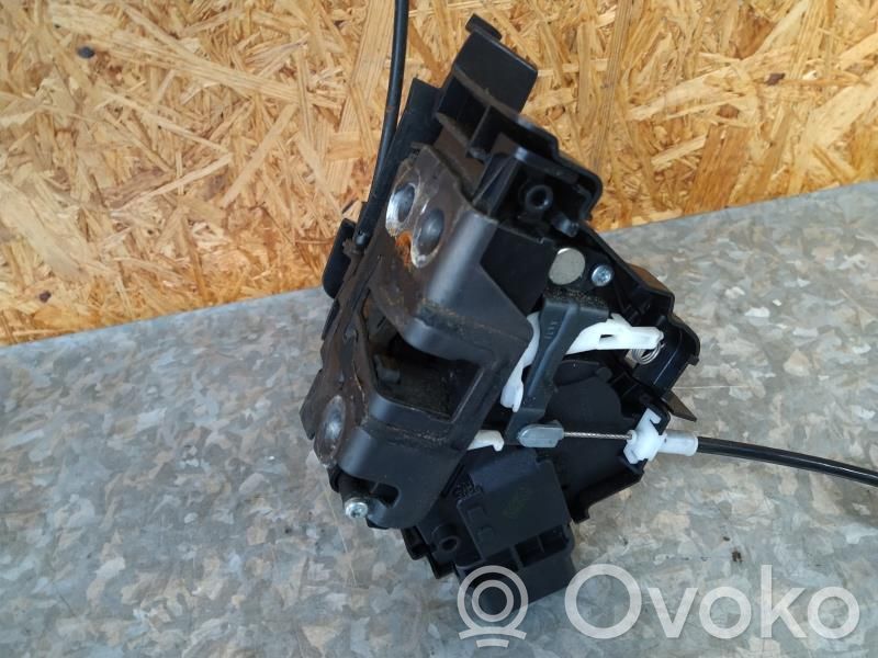 Ford C-MAX I Front door lock 