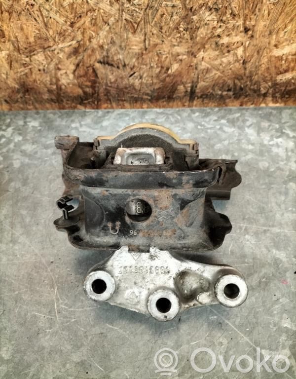 Citroen C3 Engine mount bracket 