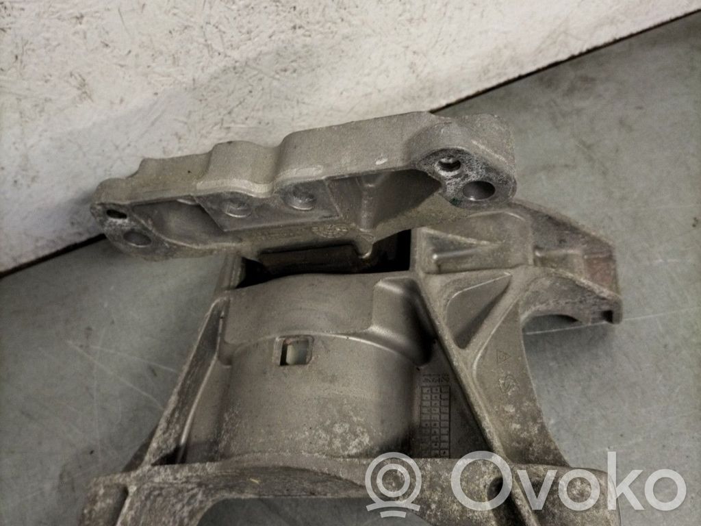 Engine mount bracket   9673585780