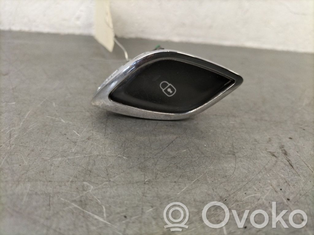 Central locking switch button   00006490ET