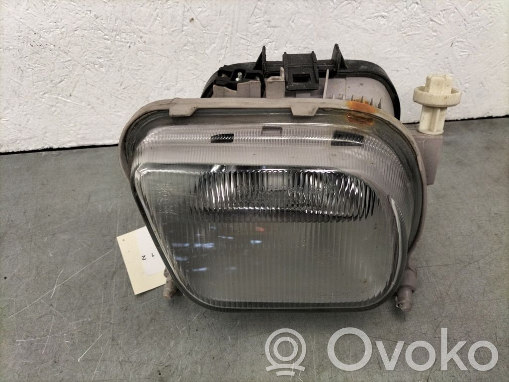 Mercedes-Benz E W210 Etusumuvalo 
