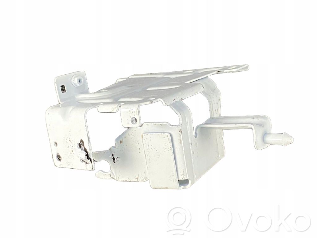 ABS pump bracket   BK21V020C74AB