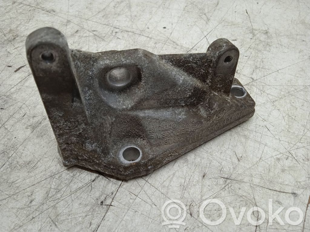 BMW 3 E90 E91 Engine mounting bracket 