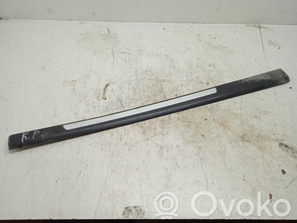Audi A6 S6 C6 4F Listwa progowa przednia 