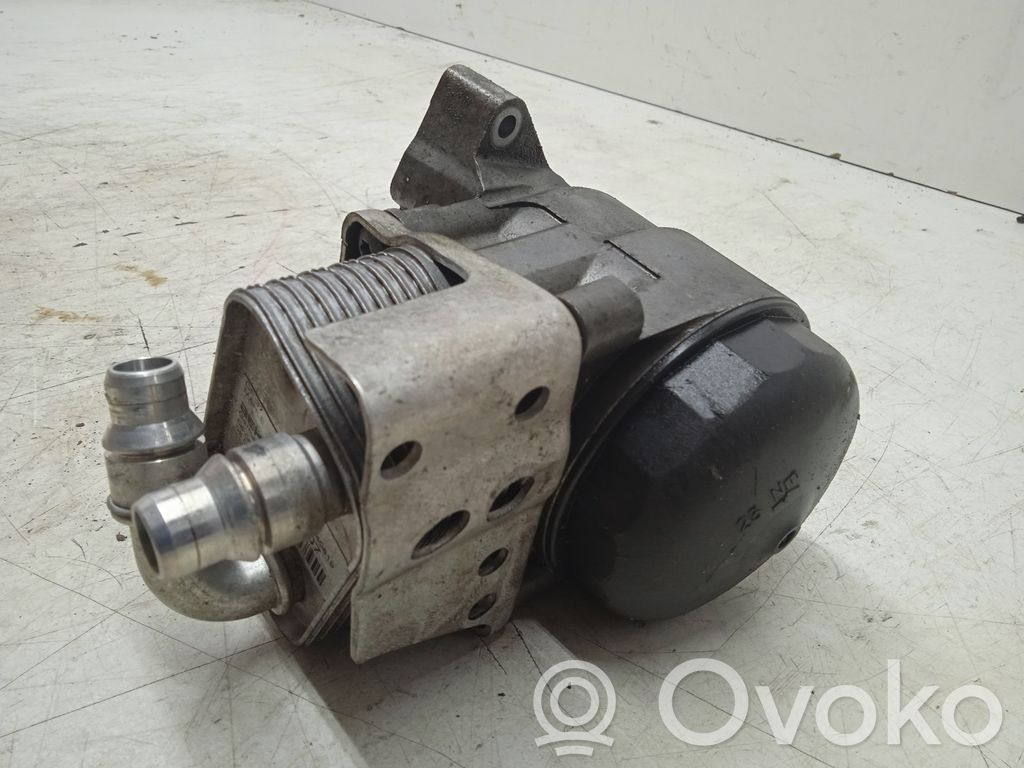 Engine oil radiator   B8316007