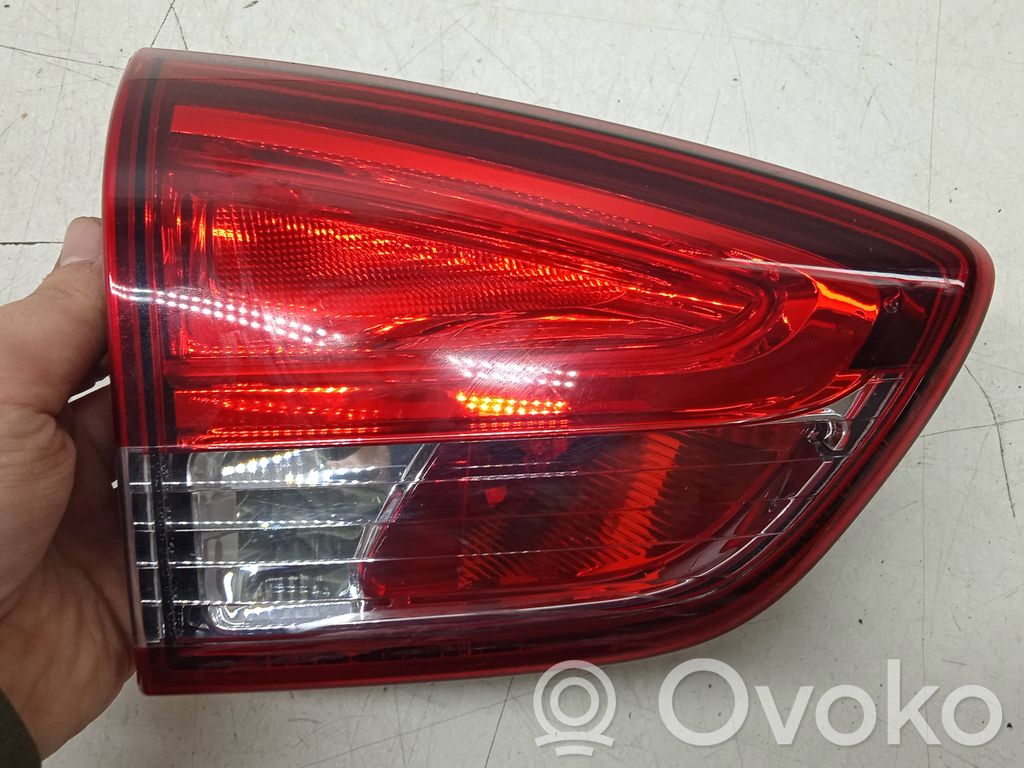 Renault Clio IV Lampy tylnej klapy bagażnika 