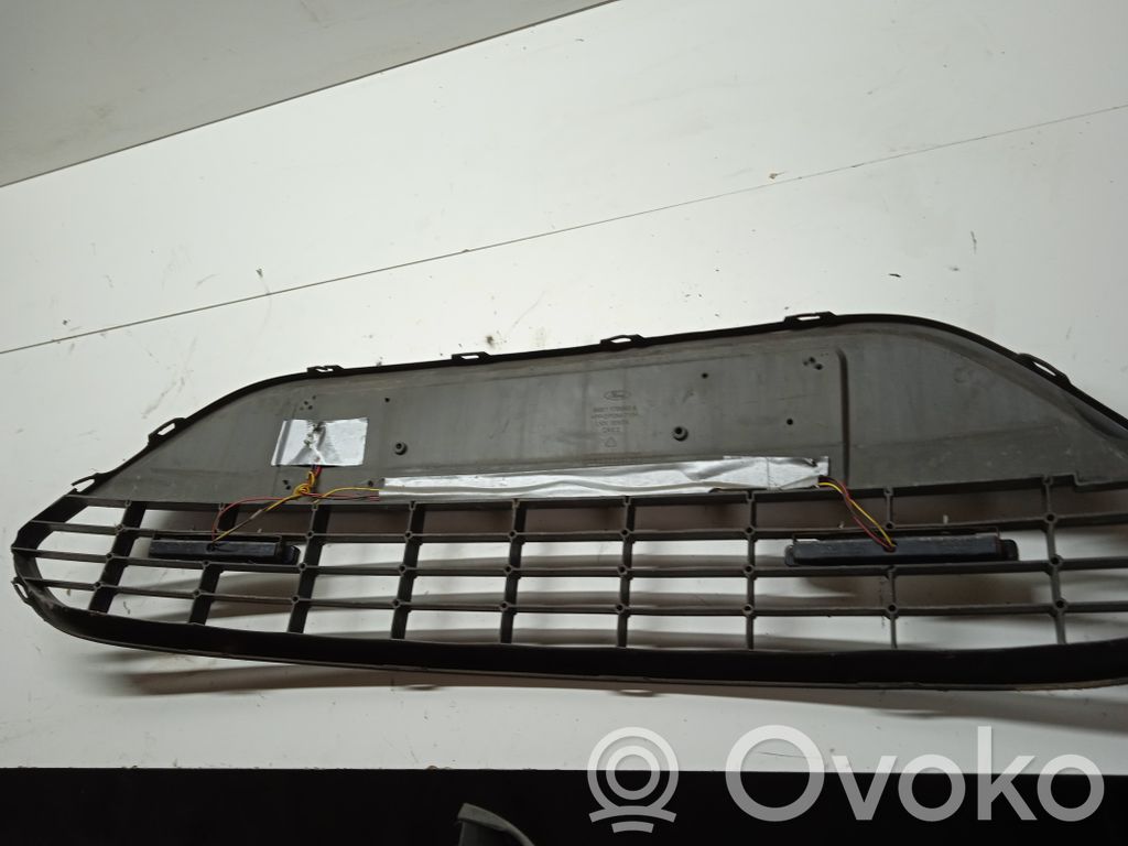 Ford Focus Front bumper upper radiator grill 