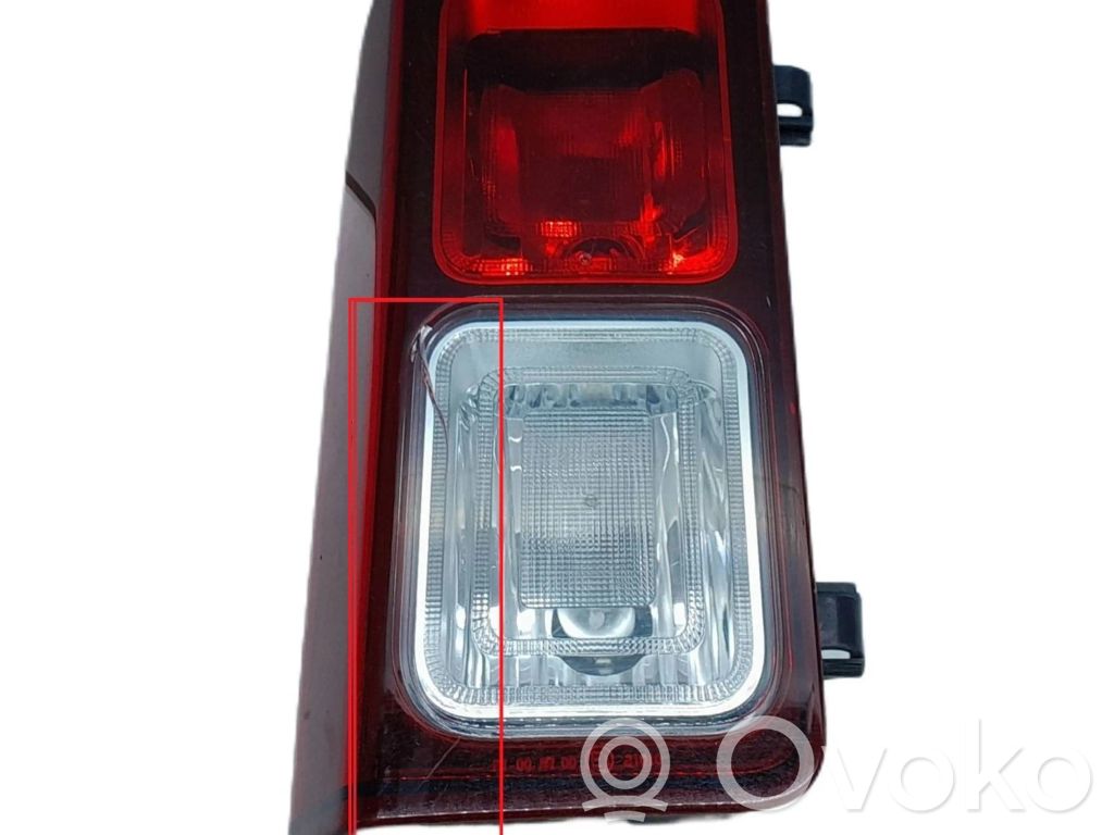 Opel Vivaro Reverse light 
