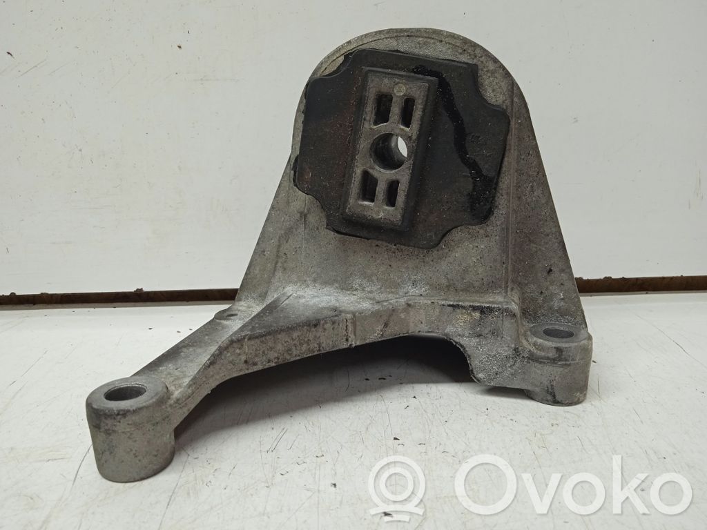 Volvo S60 Engine mount bracket 
