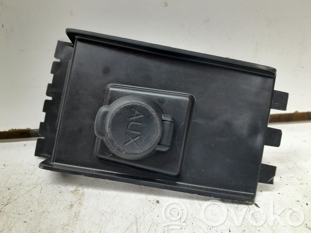 Citroen C5 AUX in-socket connector 