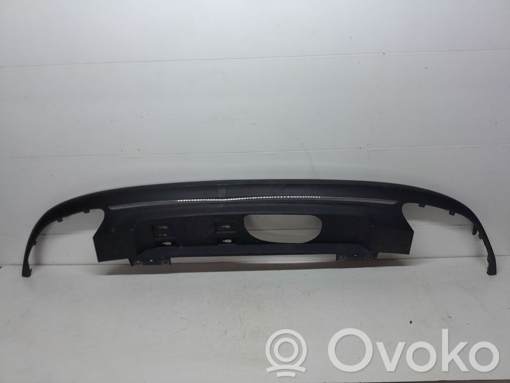Volvo V60 Takapuskurin alaosan lista 