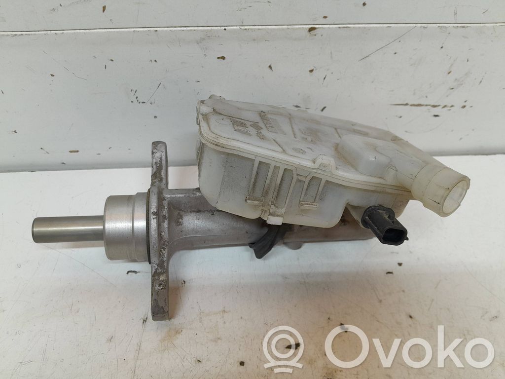 Opel Vivaro Pääjarrusylinteri 