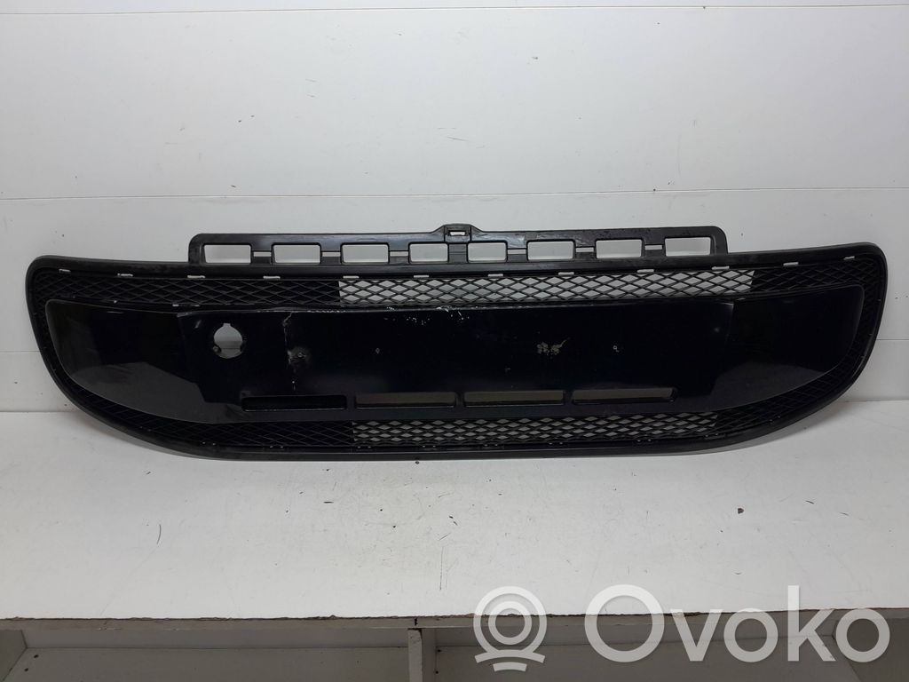 Volkswagen Up Etupuskurin ylempi jäähdytinsäleikkö 