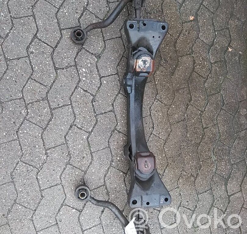 Lexus IS 200-300 Etuapurunko 