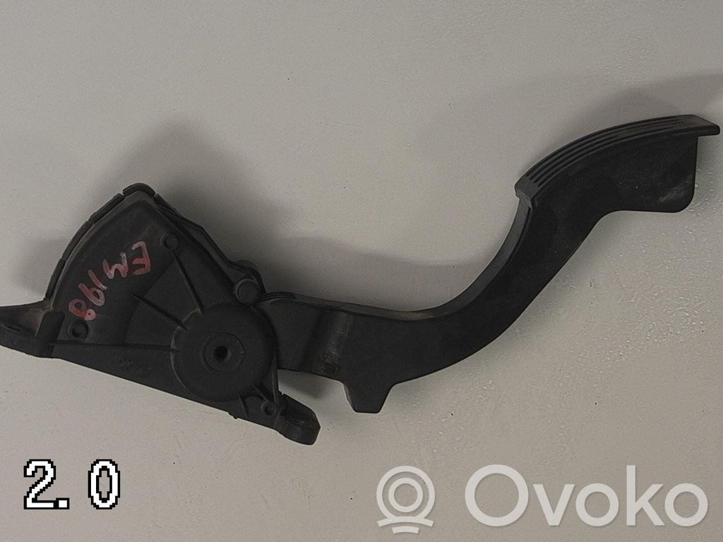 Akceleratoriaus pedalas   4M519F836AH