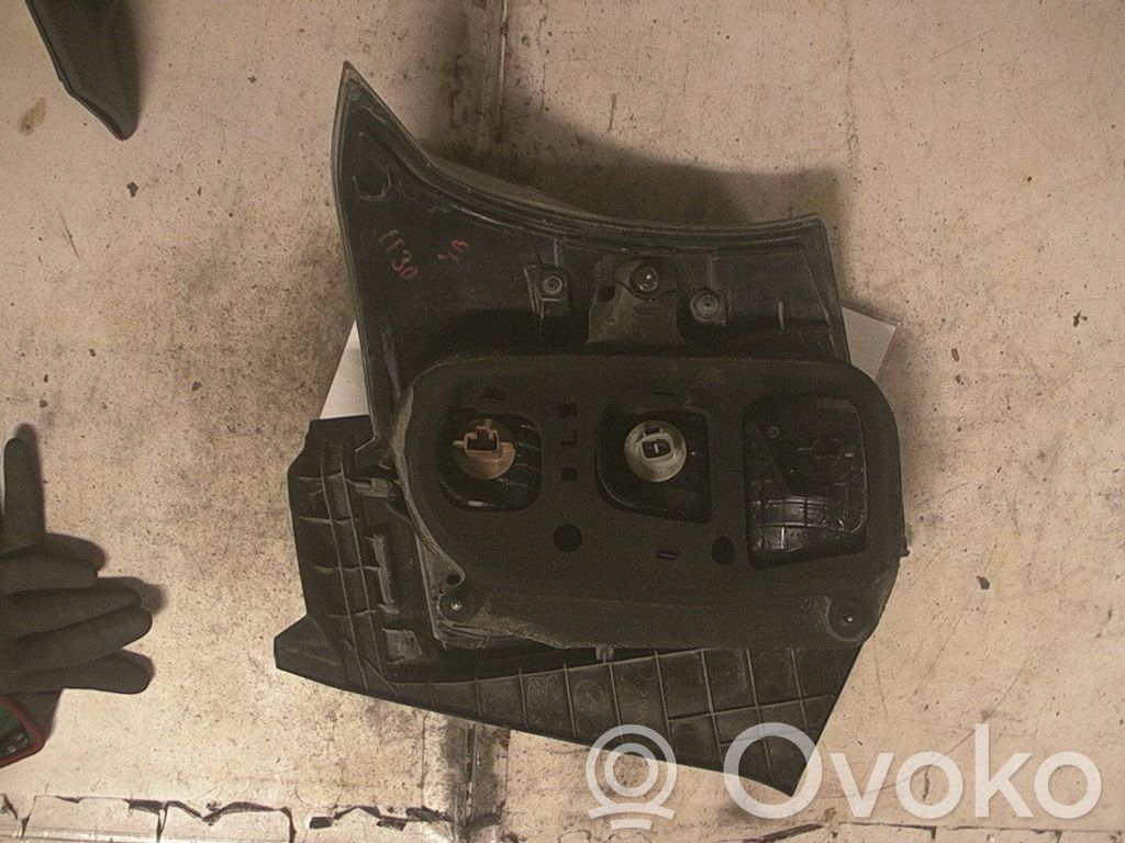 Toyota iQ Żarówka lampy tylnej 