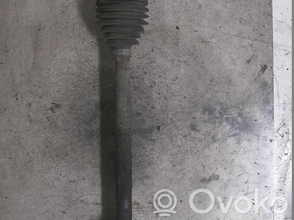 Etuvetoakseli