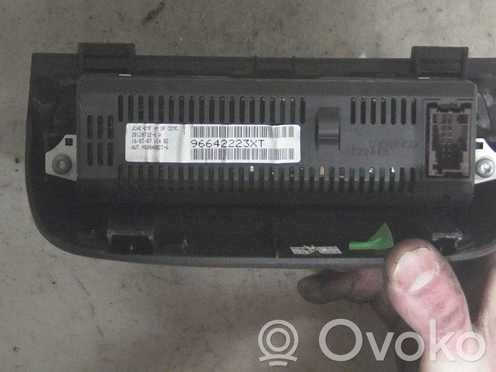 Peugeot 307 GPS navigation control unit/module 