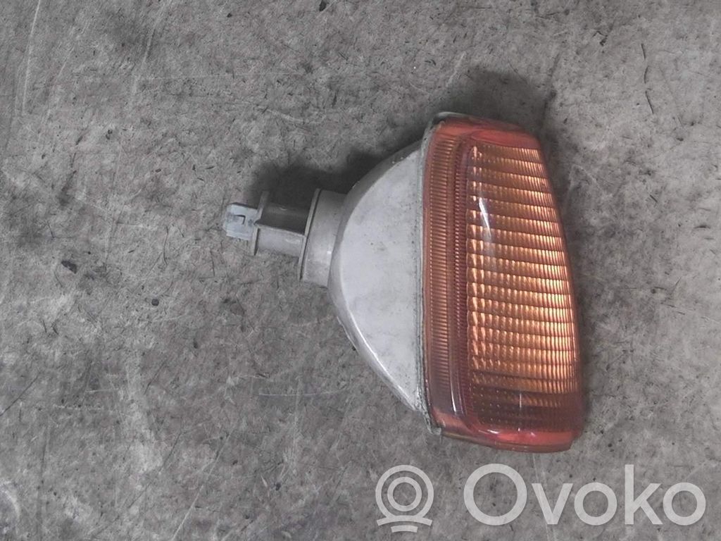 Volkswagen Polo II 86C 2F Front indicator light 