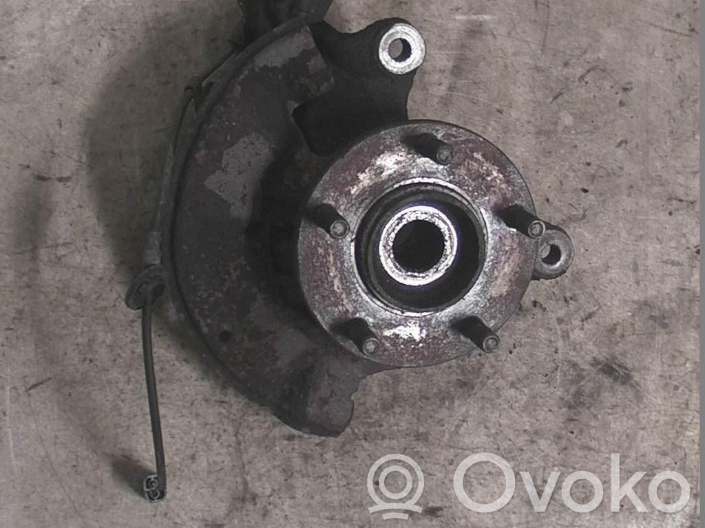 Front wheel hub spindle knuckle