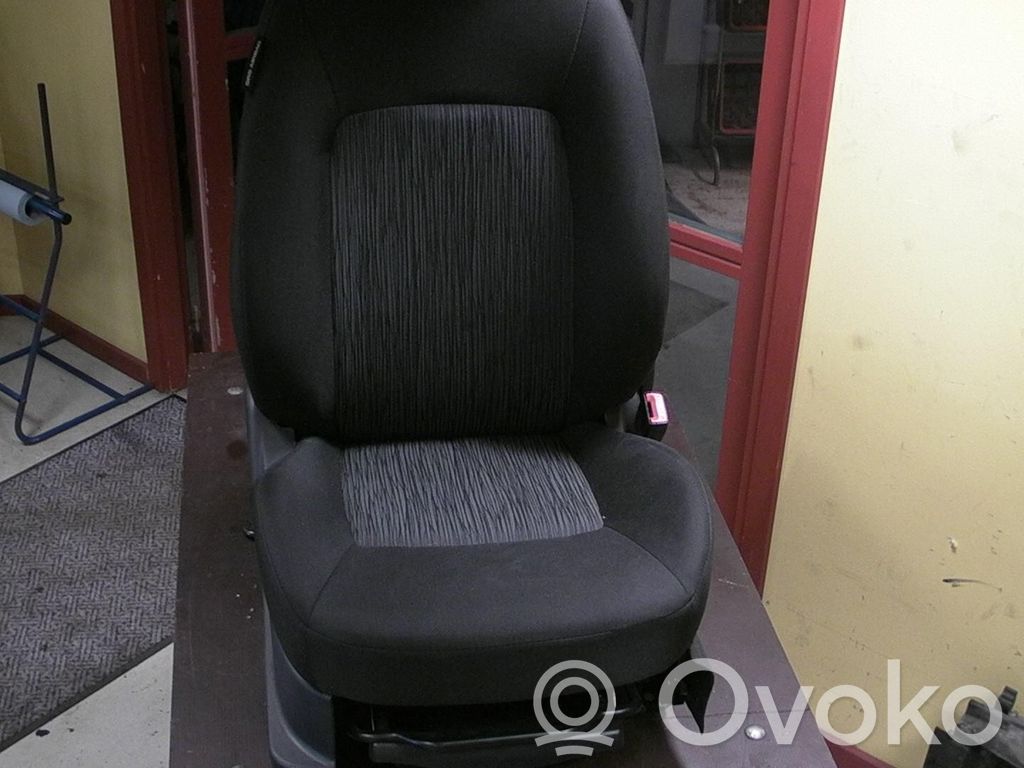 Hyundai i10 Sedile anteriore del conducente 