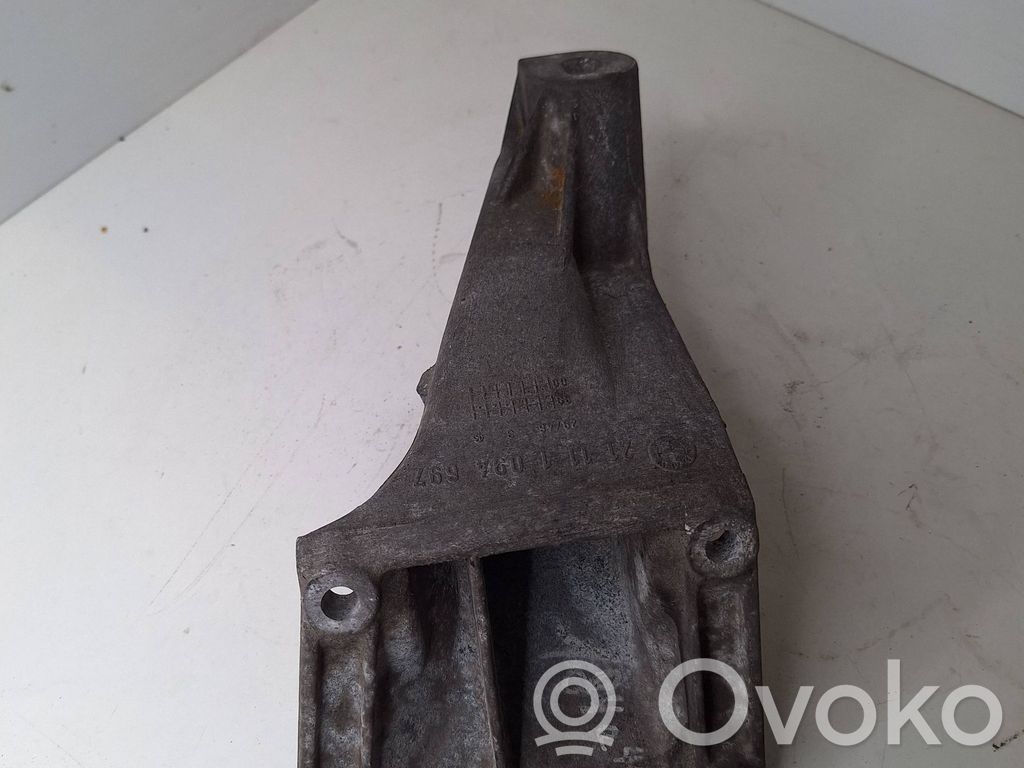 Engine mounting bracket   11094697,99111111