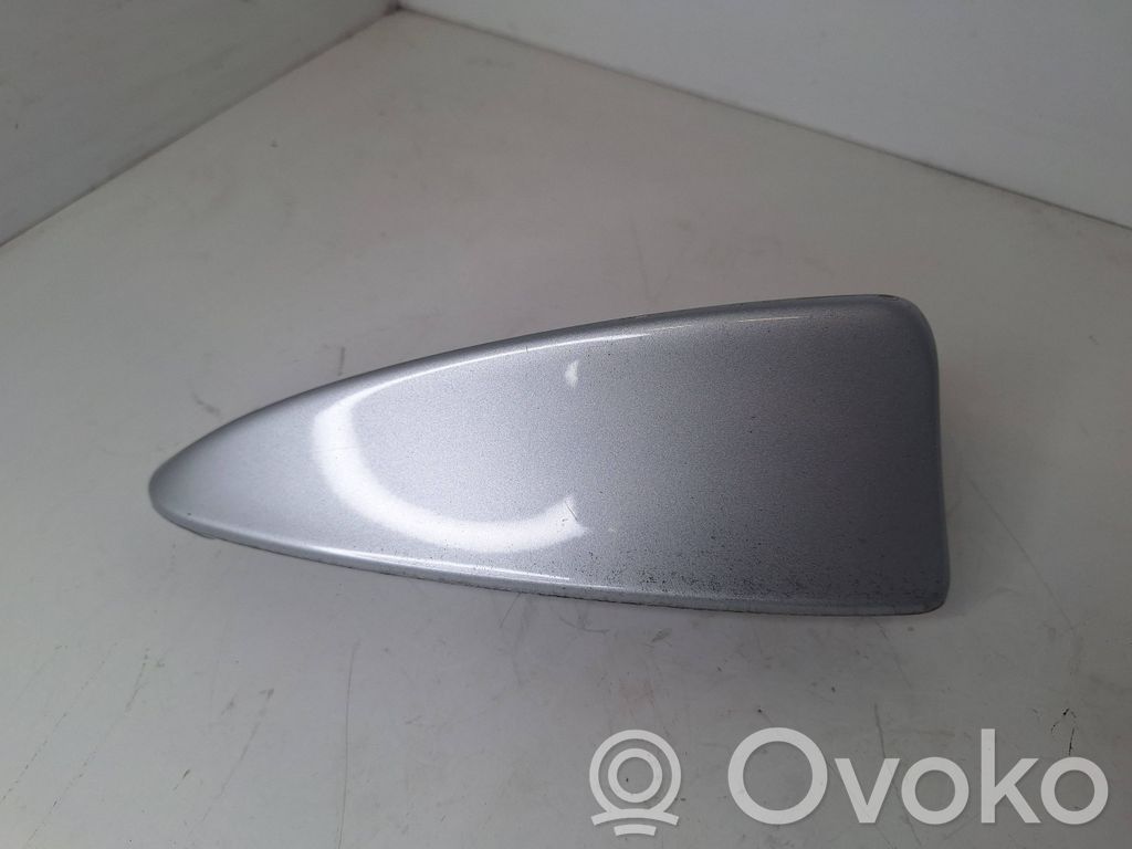 BMW X3 E83 GPS-pystyantenni 