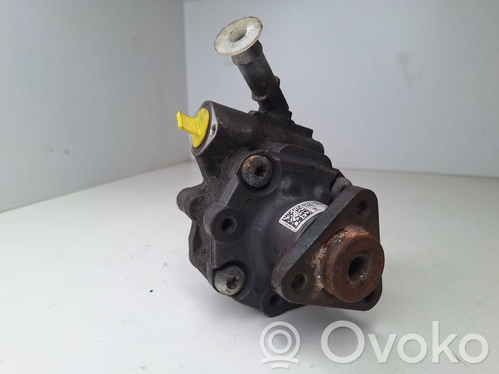 Audi A4 S4 B8 8K Power steering pump 