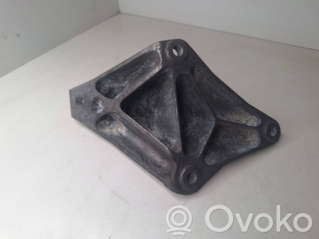 Engine mounting bracket   3414581