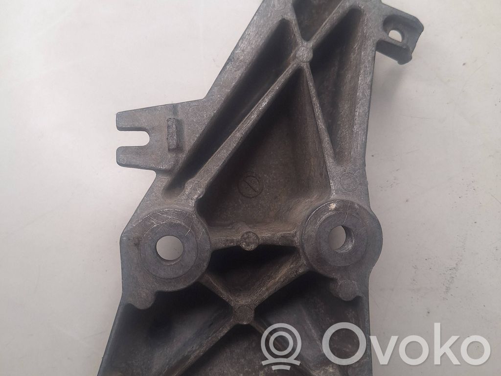 Engine mounting bracket   6760307