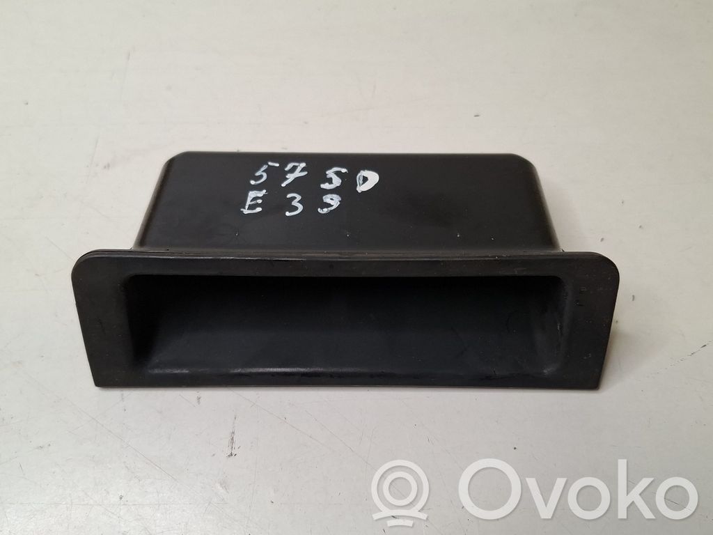BMW 5 E39 Pelnutrauks 