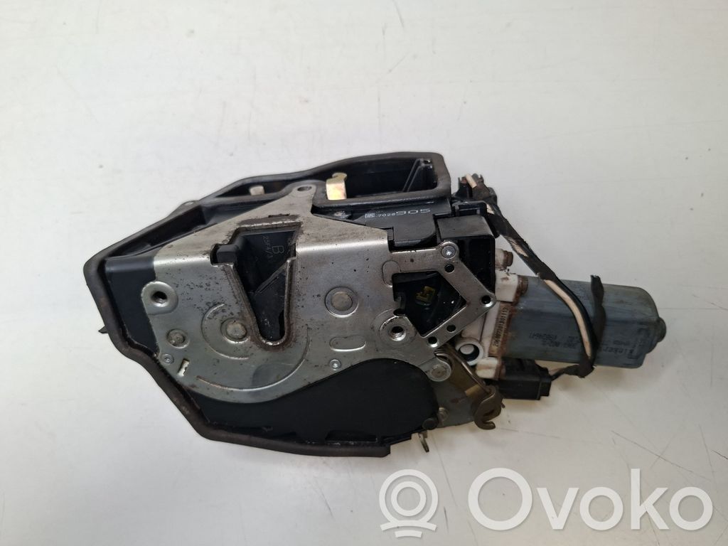 Front door lock   7028905