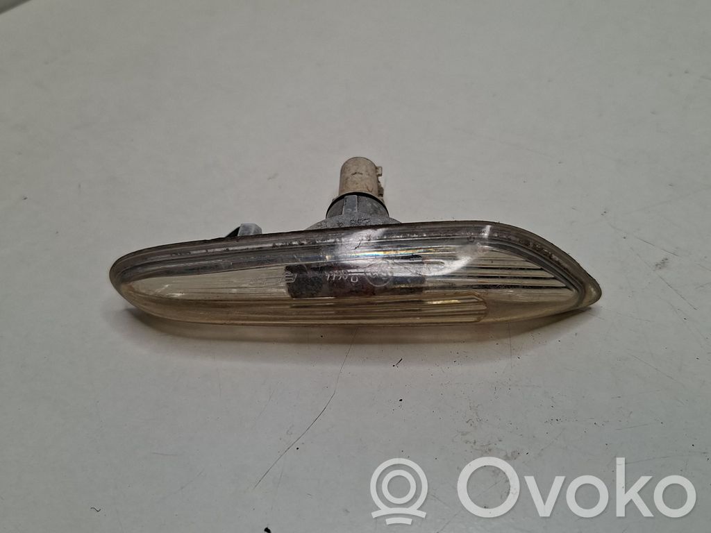 BMW X3 E83 Front fender indicator light 