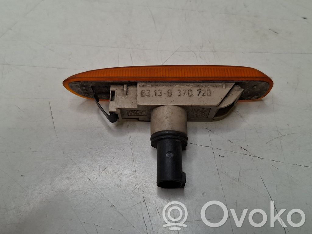BMW X5 E53 Front fender indicator light 