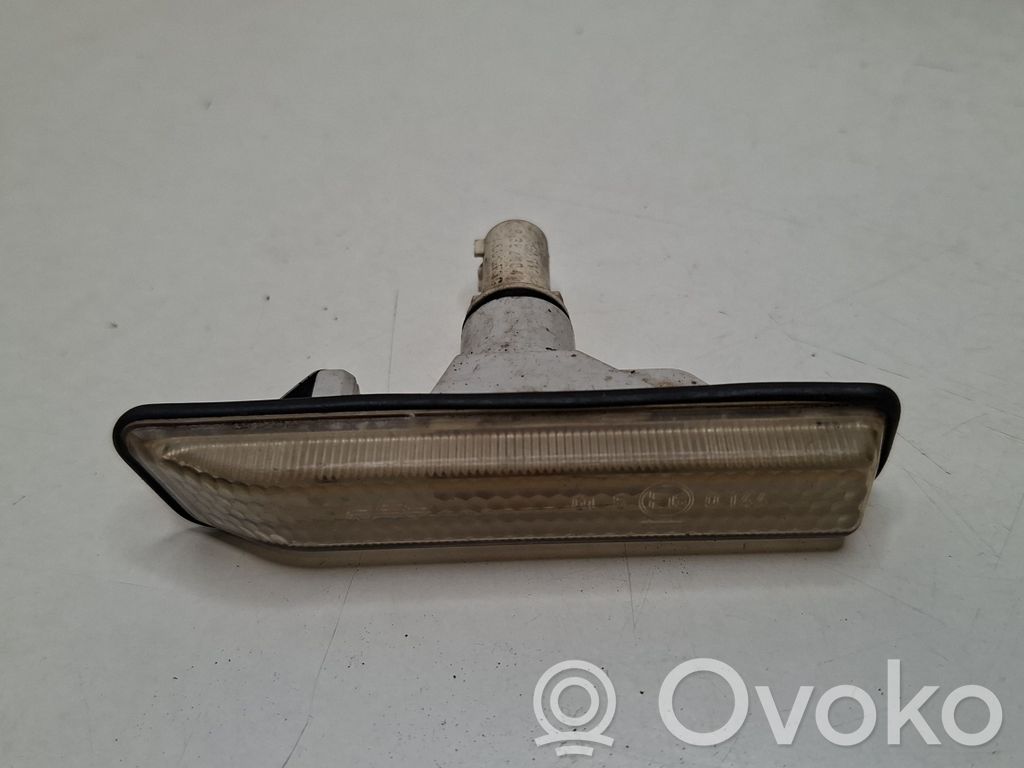 BMW X5 E53 Front fender indicator light 