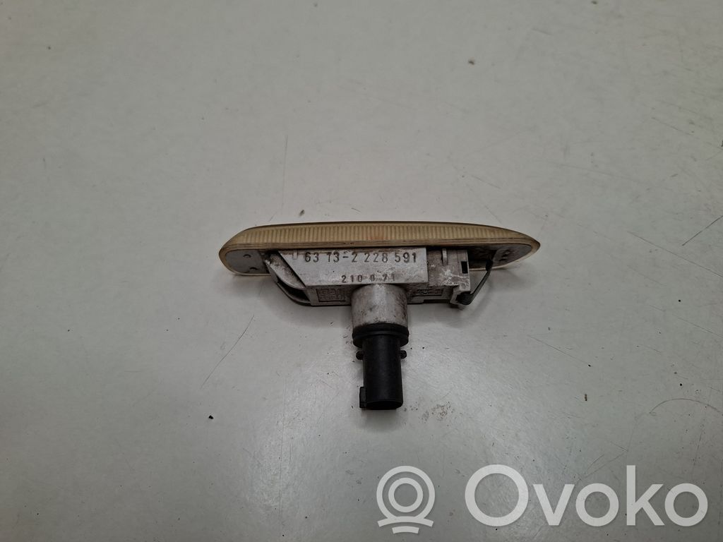 BMW 3 E46 Semnalizator bară față 