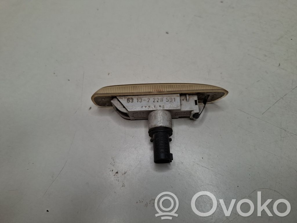 BMW 3 E46 Front fender indicator light 