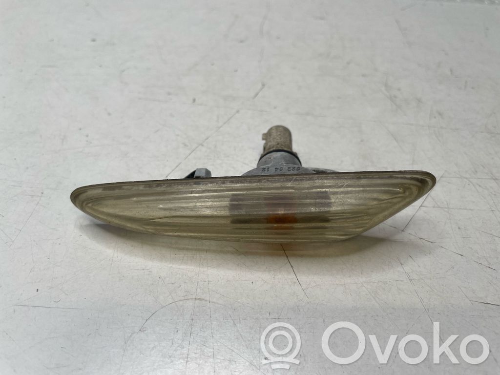 BMW 3 E46 Front fender indicator light 