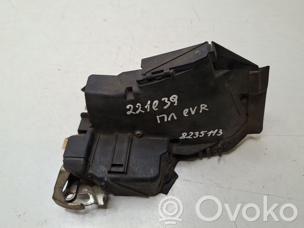 Front door lock   8235113