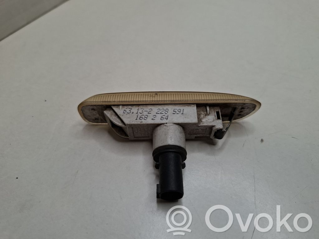 BMW 3 E46 Semnalizator bară față 