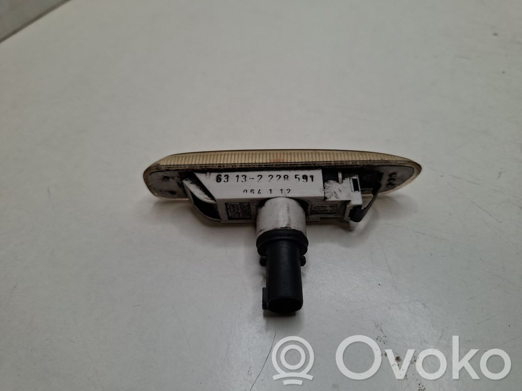 BMW 3 E46 Front fender indicator light 
