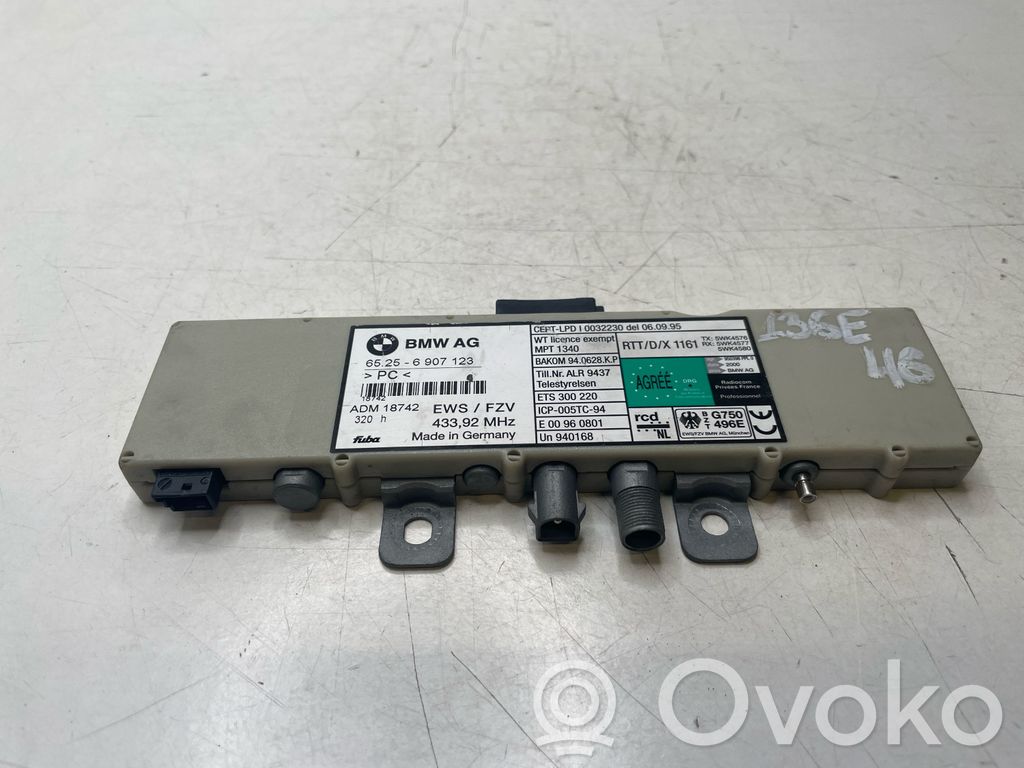 BMW 3 E46 Antenos valdymo blokas 