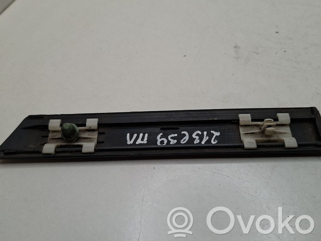 BMW 5 E39 Apdaila sparno (moldingas) 