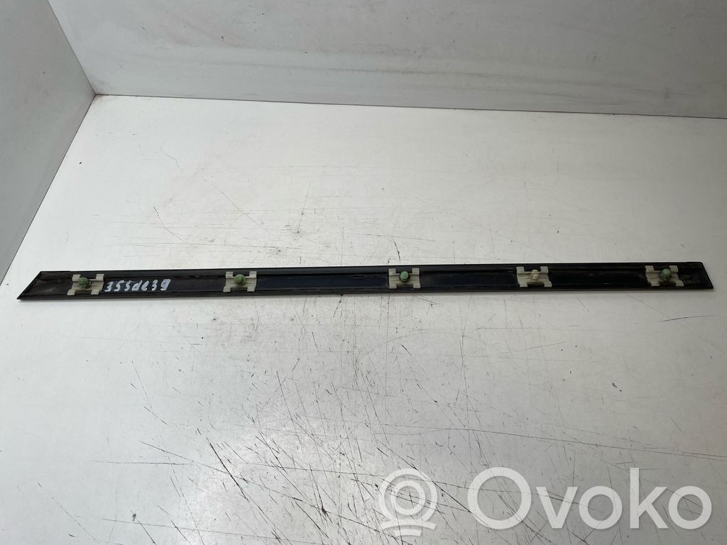 BMW 5 E39 Listwa drzwi tylnych 