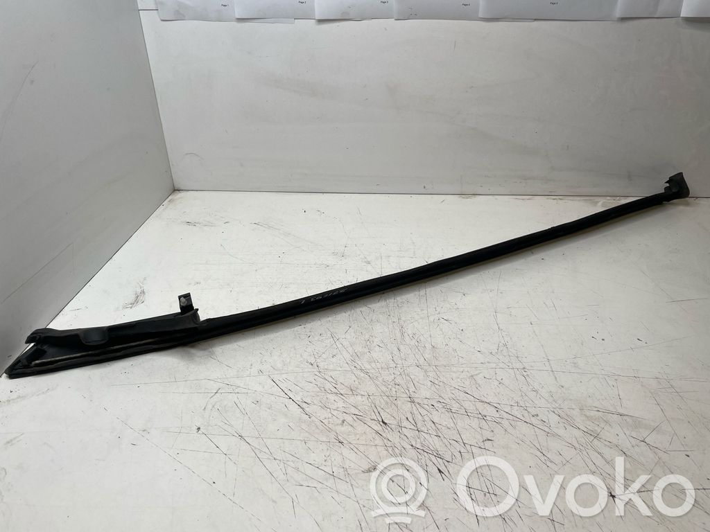 BMW 3 E92 E93 Takaoven lasin muotolista 