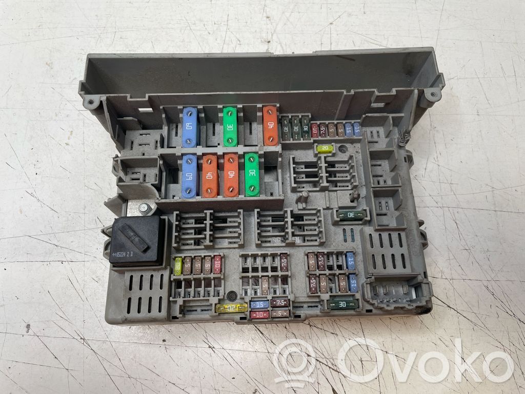 BMW 3 E90 E91 Fuse module 