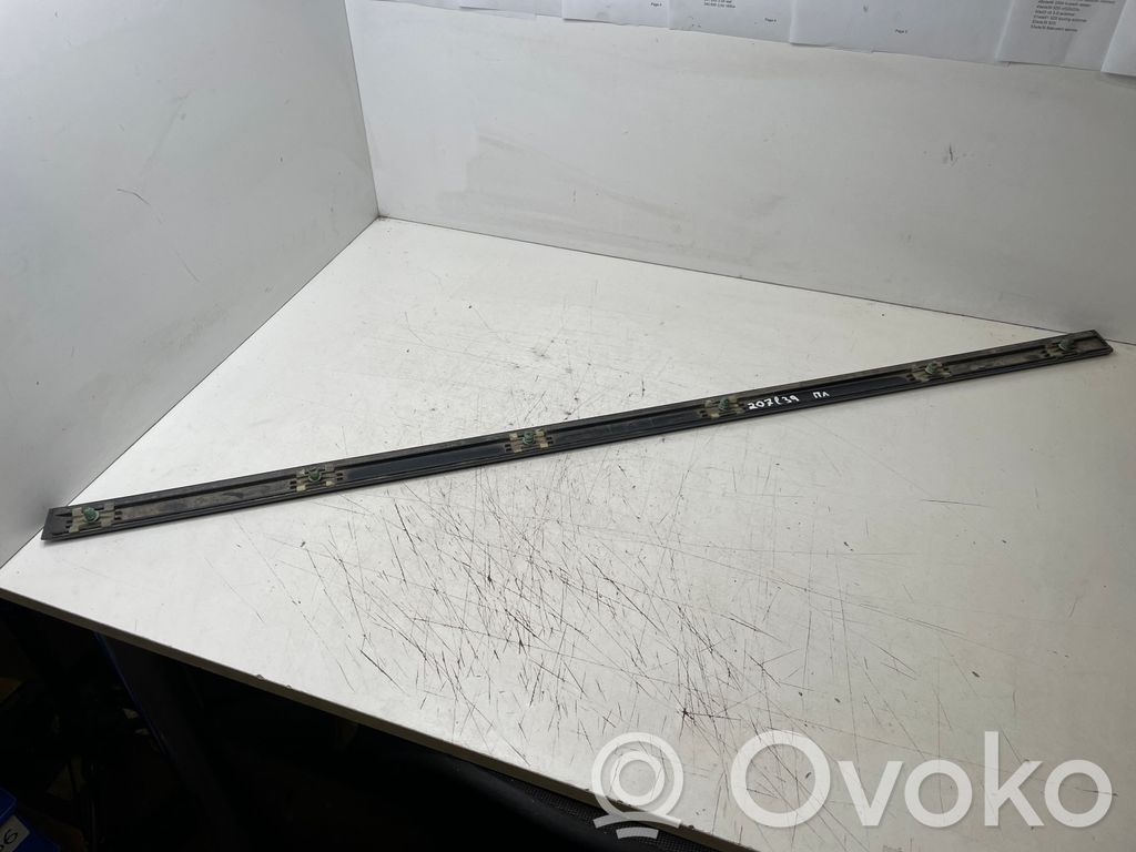 BMW 5 E39 Listwa drzwi przednich 