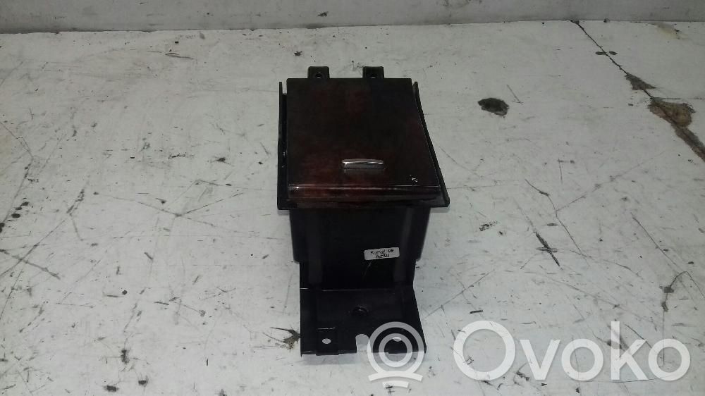 Cenicero del coche   8X23600D00A